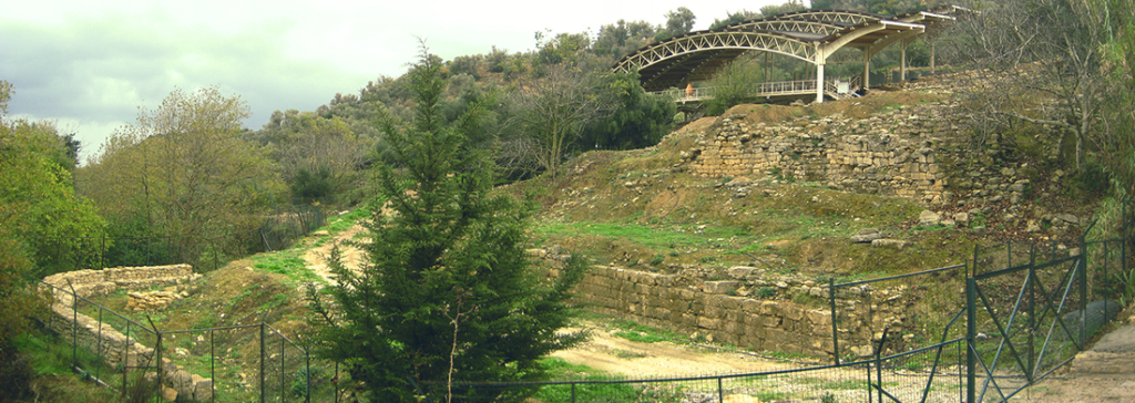 Entering Orthi Petra Cemetery from Potamida